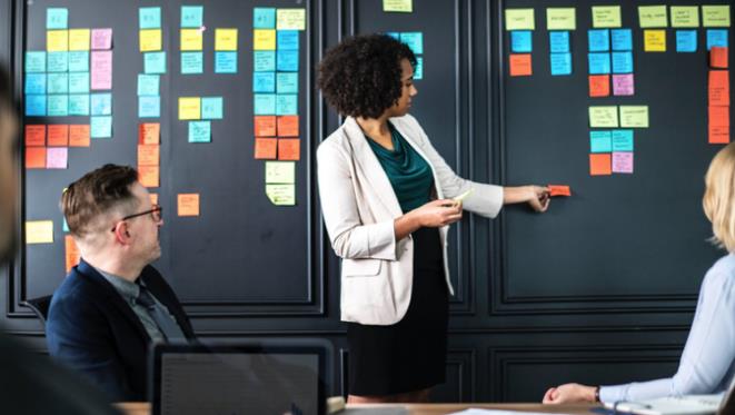 學(xué)會(huì)這些，跟進(jìn)客戶不用尬聊！